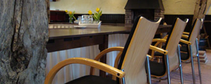 De Heische Hoeve is een sfeervolle vergaderlocatie in Brabant waar je ongestoord kunt genieten van rust en een houtgestookt open haardvuur in elke vergaderzaal